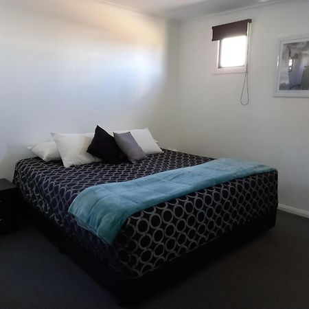 Twin Swans Motel Inverell Bagian luar foto