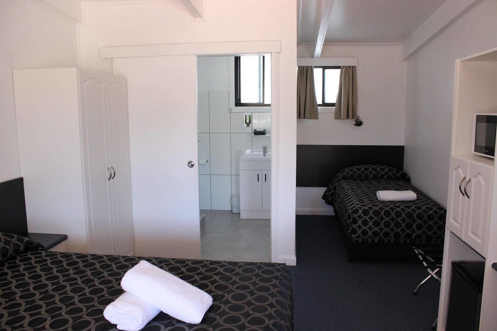 Twin Swans Motel Inverell Bagian luar foto